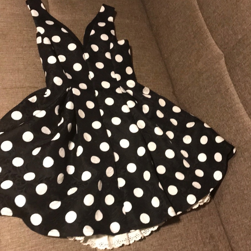 Dress - Picture 2 of 10